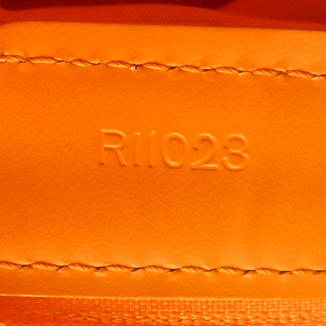 ルイヴィトン エピ サック・プラ マンダリンオレンジ M5908H デートコード2